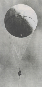 Japanese_fire_balloon_moffet